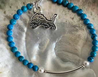 Detroit Lions Football Honolulu Blue And Pearl White Silver Lion Charm Spirit bracelet