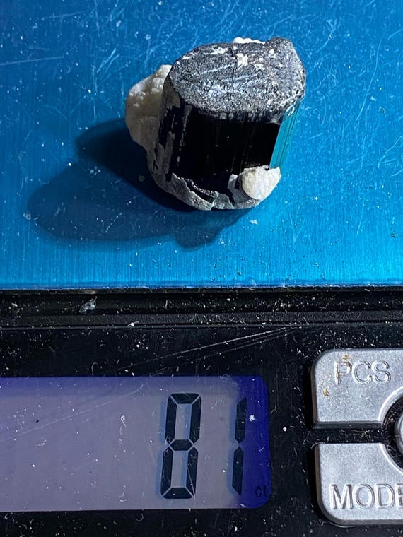 パキスタン産81カラット天然ブルーキャップトルマリン結晶標本 - Etsy 日本