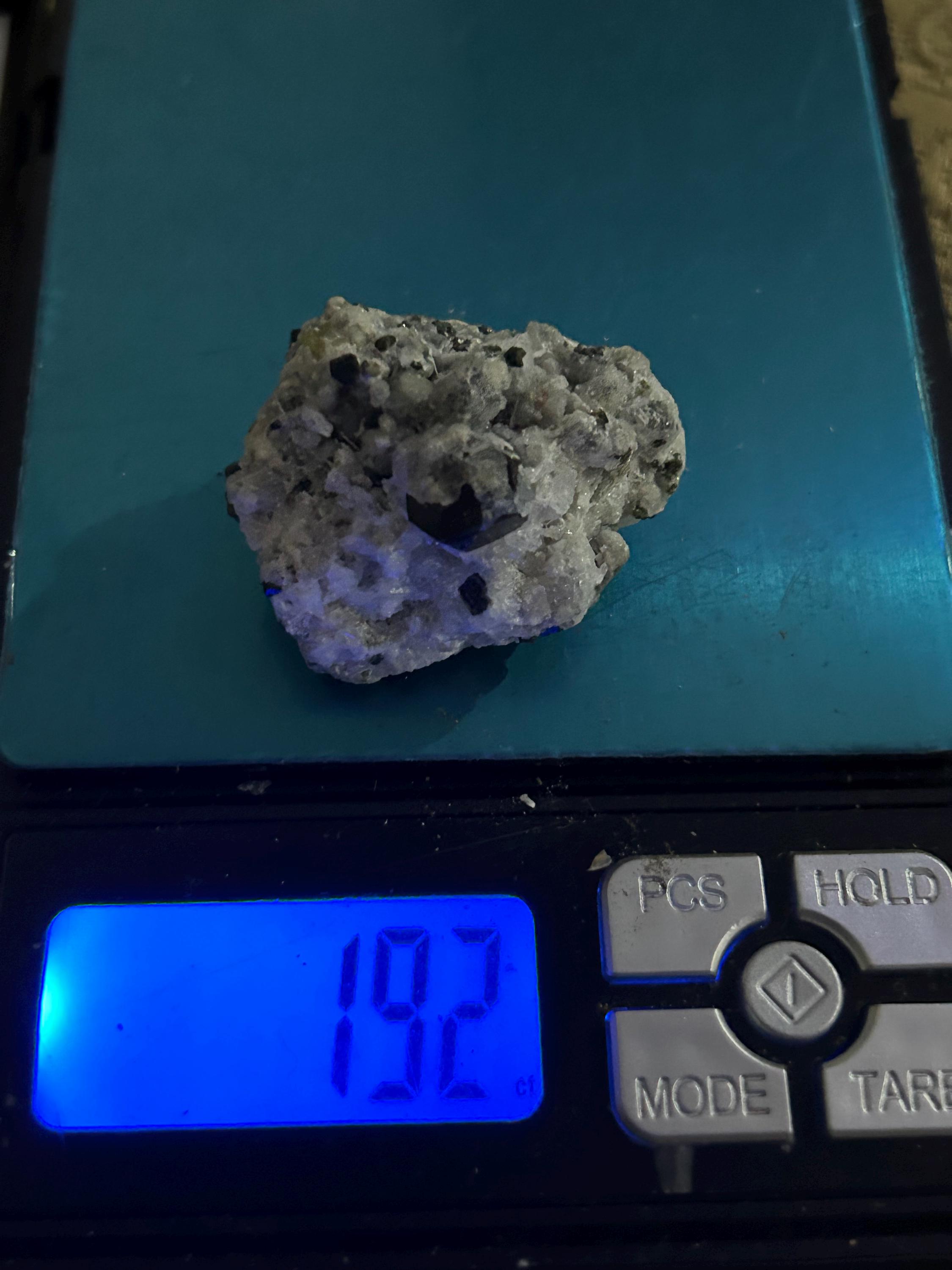 パキスタン スカルドゥ産 アンドラダイトガーネット パキスタン