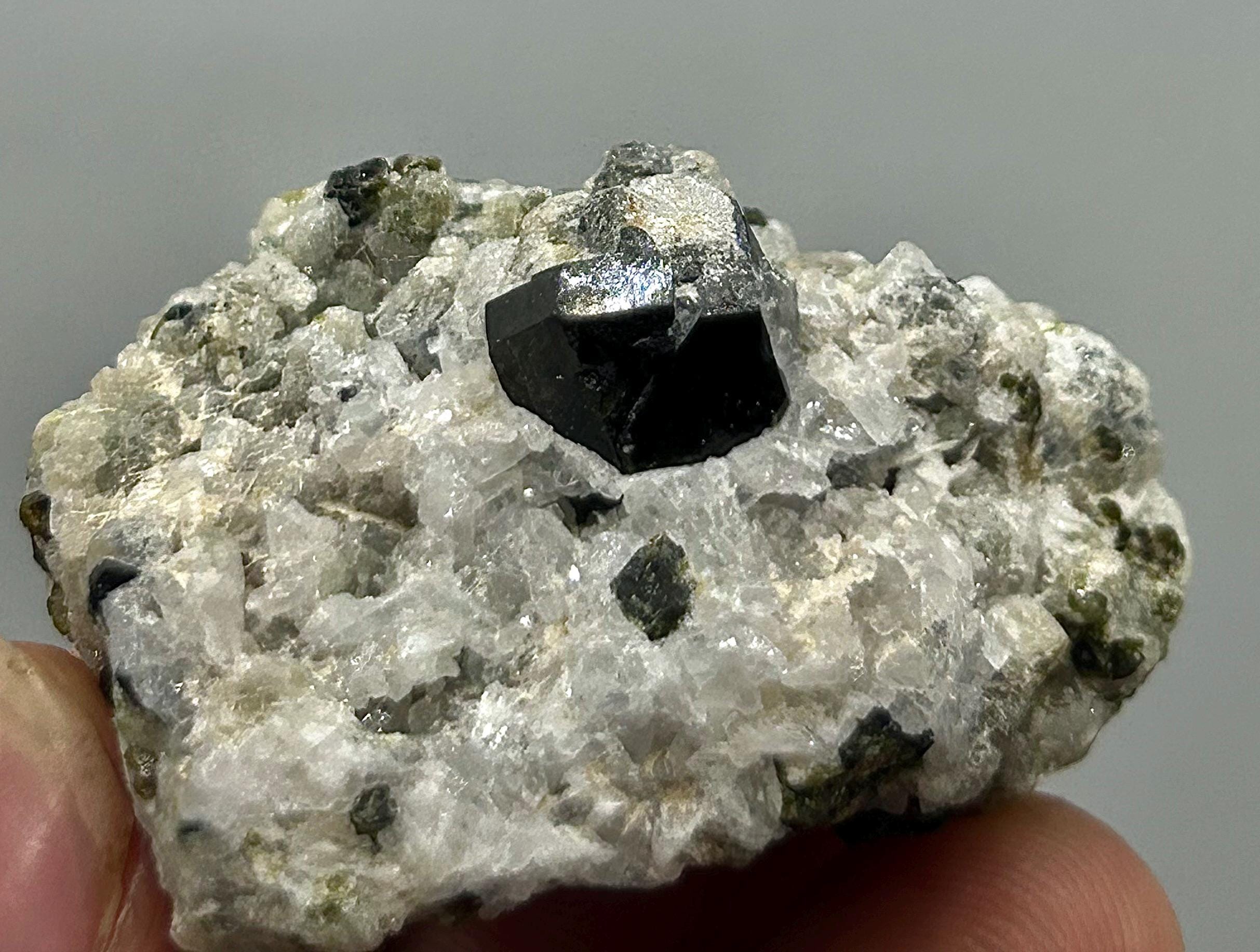 パキスタン スカルドゥ産 アンドラダイトガーネット パキスタン スカルドゥ産 アンドラダイトガーネット パキスタン