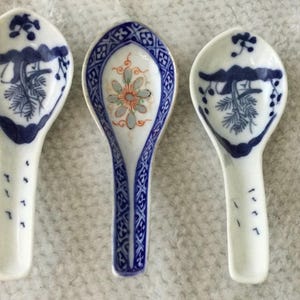 Set Of 3 Vintage, Chinese Soup Spoon, Asian Kitchenware, Soup Spoon, Dumpling Spoon, Blue Spoon, Porcelain Soup Spoon, Foodie Gift