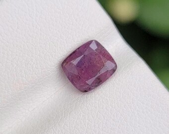 Zaffiro corindone naturale non riscaldato e non trattato sfaccettato proveniente dall'Afghanistan