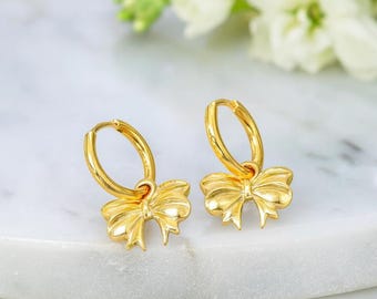 Aros con lazo de cinta dorados, unisex, de acero inoxidable, dorados o plateados, de 18 quilates. Pendientes Huggies con lazo delicado Y2K. Regalo ideal para ella.