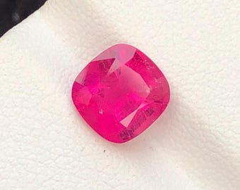 2.46 Ct Pink Rubellit Turmalin Edelstein: Kissenschliff für edlen Schmuck