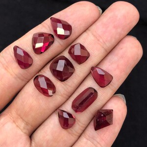 Pierres précieuses de grenat taillées en rose facettées à la main : pierre de naissance de janvier, 38 carats