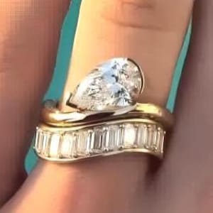 2.5 CT Ost West Pear Cut Moissanit Diamant Verlobungsring Set 585 Massiv Gold Brautring Set Baguette Geschwungener Ehering Solitär Ring