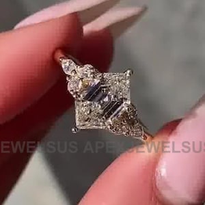 Vintage Style Art Deco Elongated Hexagon Cut Moissanite Engagement Ring 14K Yellow Gold Antique Jewelry Floral Cluster Diamond Ring For Her