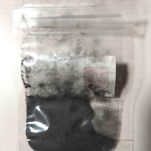 Pure iron powder, element 26, purity of 99.95%. Labeled bags, 10g+