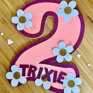 Daisy themed Number birthday card | Personalised with name and age for the birthday child or person. Perfect for birthdays of any age!