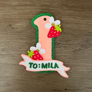 Etiqueta de Presente de Morango | Personalizada com nome e idade para a criança ou aniversariante. Especial de frutas vermelhas para aniversários de qualquer idade!