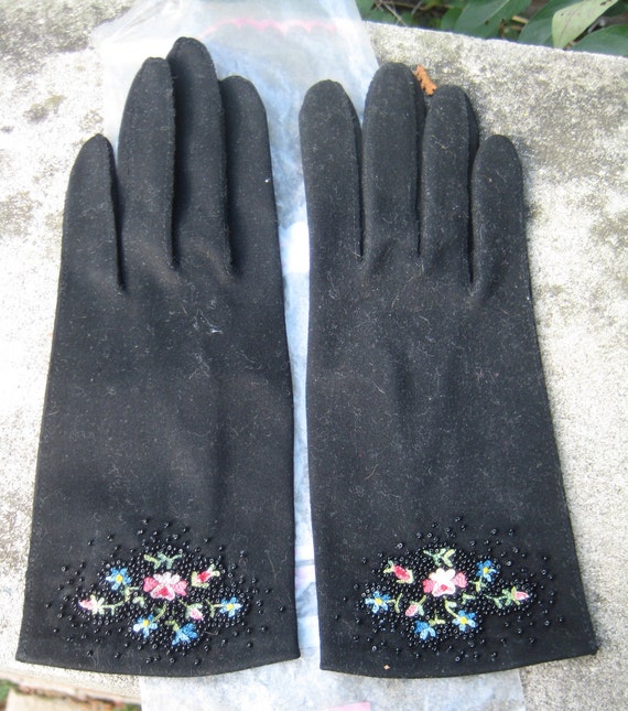 My Hands Look Great Vintage Black Beaded Flower D… - image 1