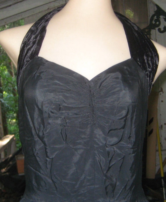 Wow Hot Vintage 1950s Halter Black Party Dress ve… - image 4