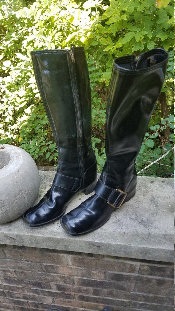 Fab retro mid-century modern black go-go boots wit