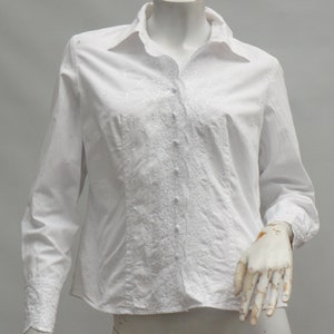Vintage White Eyelet Lace Blouse Button Down Shirt Top Cottagecore Romantic