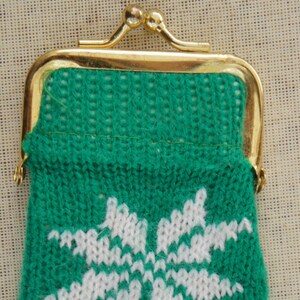 Vintage jaren '80-90 Handgemaakte Upcycled Christmas Mit Coin Purse Retro Boho Holiday Kisslock Pouch afbeelding 1