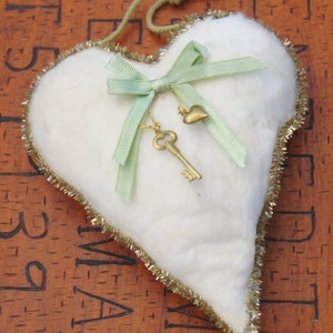 Vintage 40s-50s White & Silver Heart Ornament Victorian Style Shabby Chic Cottagecore Wedding Retro Mid Century Home Decor Gift