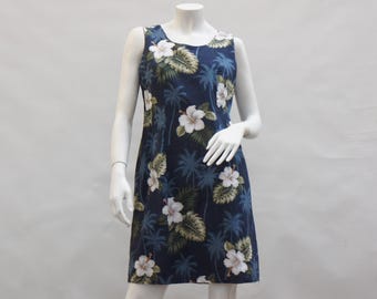 Robe hawaïenne vintage à imprimé floral par Lava Hut Boho Tropical Retro