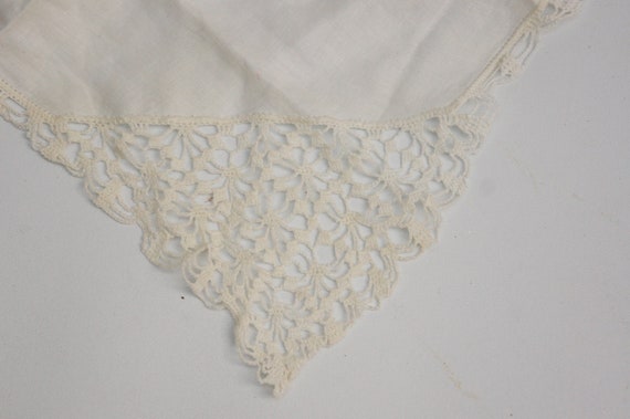 Vintage White Lace Trim Handkerchief Hankie Victo… - image 5