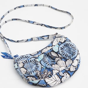 Vintage small Vera Bradley Blue Bayou  Crossbody Bag Shoulder Bag Cottagecore Boho Hippie
