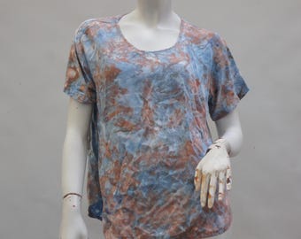 Haut tunique chemisier en rayonne tie-dye Année 2000 vintage fabriqué en Indonésie Boho hippie Cottagecore
