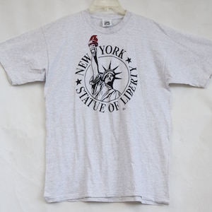 Vintage 90s New York Statue of Liberty T-shirt By Lee Graphic Tee Souvenir Shirt