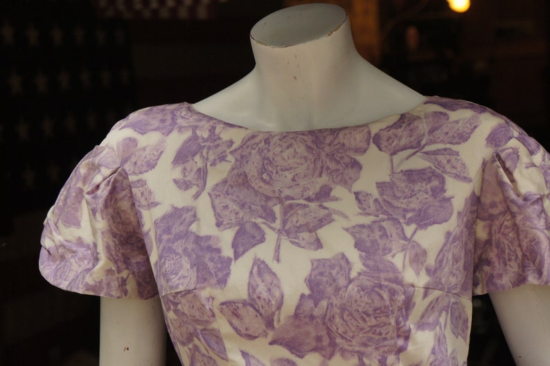 Vintage 50s Purple Floral Rose Print Dress Retro Mid Century Wiggle Dress Midi Dress image 2