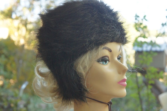 Vintage Women's 70s Faux Fur Hat Retro Mid Century - image 3