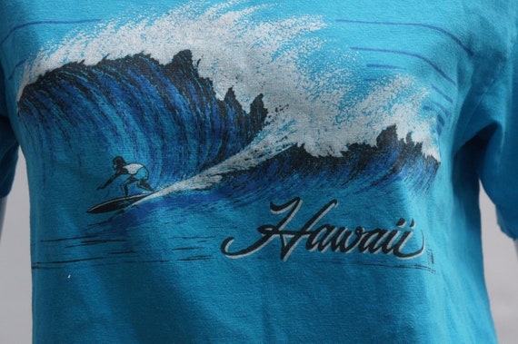 Vintage 80s Hawaii Surfer Print T-shirt Graphic T… - image 6