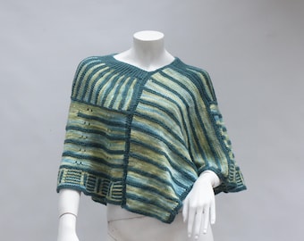 Vintage Handmade Knit Short Poncho Boho Hippie Cottagecore