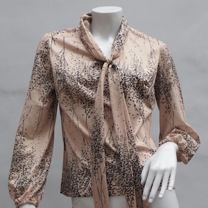 Vintage 70s Knit Self Tie Bow Blouse Boho Cottagecore Retro Secretary