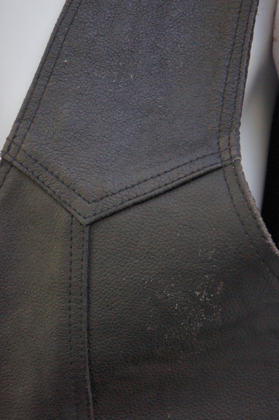 Vintage 70s-80s Men's Black Leather Vest Biker Ro… - image 8