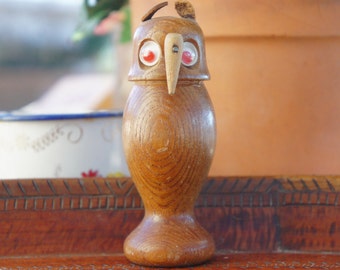 Vintage 60s Wooden Owl Salt Shaker Boho Mod Retro Mid Century Modern Cottagecore