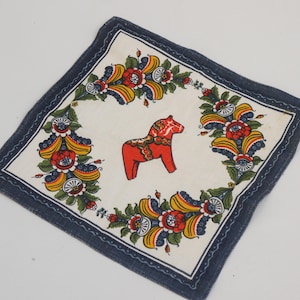 Vintage Swedish Dala Horse Print Table Linen: Scandinavian Decor