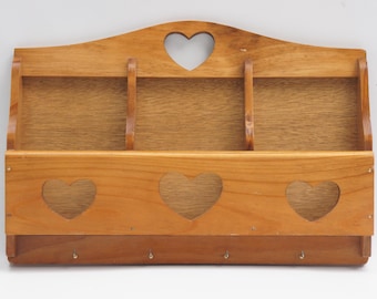 Drewniany organizer na pocztę i klucze, półka ścienna, styl rustykalny, boho, styl mid-century