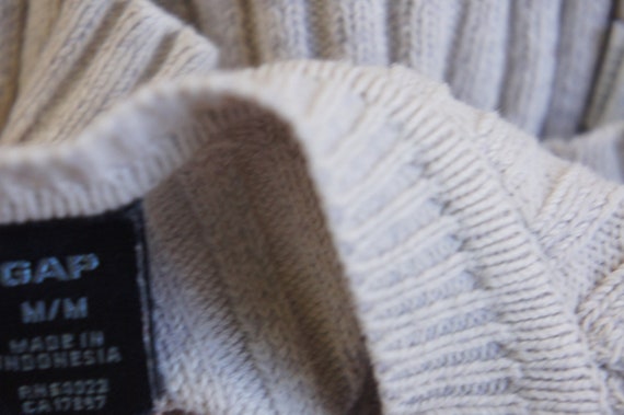 Vintage 90s-Y2k Women's Beige Ecru Gap Rib Knit Sweater
