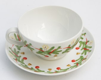 Vintage 60s Arabia Finland Christmas Wreath Tea Cups Scandinavian Design Finish Design Cottagecore Farmhouse Home Decor Gift Mid Century