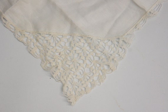 Vintage White Lace Trim Handkerchief Hankie Victo… - image 9