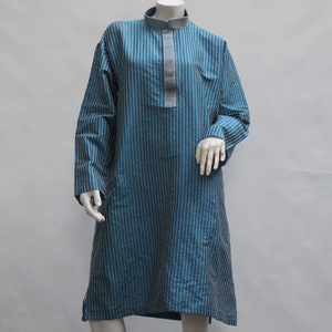 Vestido de camisa de seda azul-petróleo vintage artesanal da Índia, túnica longa, estilo étnico boho hippie