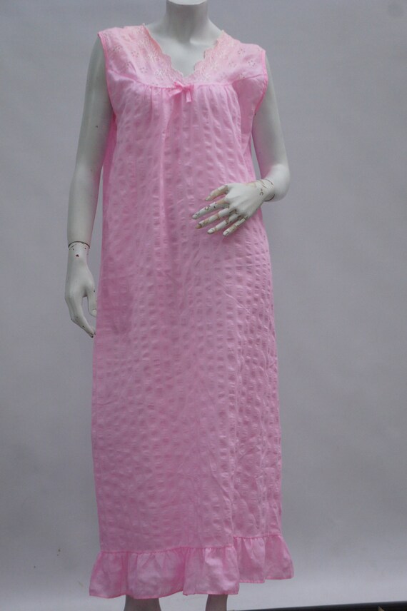 Vintage 60s Pink Eyelet Trim Ruffle Bottom Maxi N… - image 2