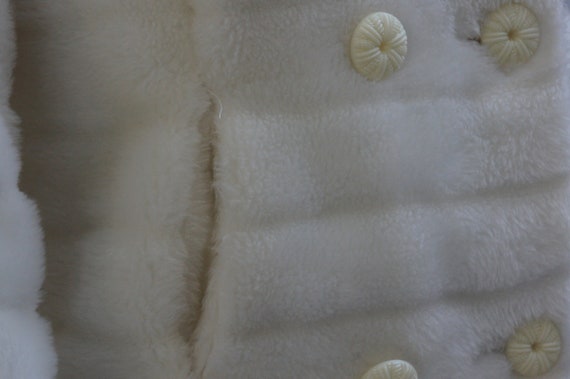 Vintage 60s-70s White Faux Fur Coat Retro Mid Cen… - image 6