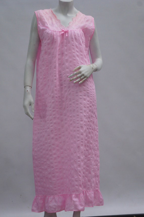 Vintage 60s Pink Eyelet Trim Ruffle Bottom Maxi N… - image 10