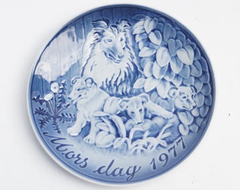 Vintage 70s Collie Dog Print Blue and White Plate Danish Mothers Day Mors Dag Wall Plate by Grande Danica Denmark Collectibe Gift