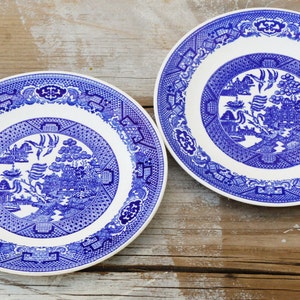 Vintage Blue Willow Plates Blue & White China Willow Ware Plates Retro Mid Century Cottagecore Shabby Chic Farmhouse Decor Home Decor