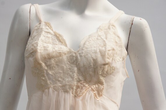 Vintage 50s-60s Lace and Chiffon Negligee Slip Dr… - image 7