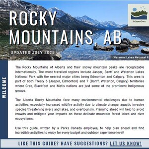Pode incluir: Imagem promocional das Montanhas Rochosas em Alberta, Canadá. A imagem apresenta uma vista panorâmica de um lago e montanhas, com o texto "ROCKY MOUNTAINS, AB" e "UPDATED JULY 2025". A imagem também inclui o texto "Waterton Lakes National Park".