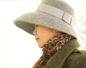 Chapeau Audrey gris clair en laine à bord rabattu Chapeau Cecil gris style Hepburn Chapeau Audrey