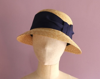 Sombrero cloche de paja natural de ala pequeña Marie Navy, sombrero de ala corta, sombrero de paja de verano para mujer
