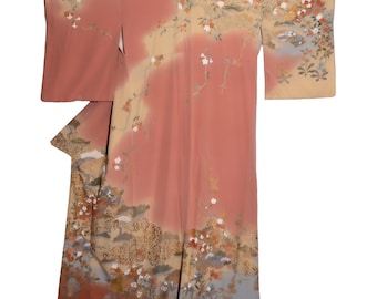 Vintage Japanse zijden kimonogewaad, authentieke koraal stoffige houmongi roos, elegante bloemenborduurwerk en goudfoliekimono