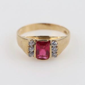 Anillo vintage de oro y rubí