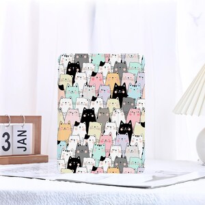 Cartoon Cat Cute iPad Case with Pencil Holder for 2025 Air 6 Air 4/5 iPad 11th 10th 10.9" 7/8/9 10.2" Pro 11" 12.9" 13" iPad Mini 6/7 Case